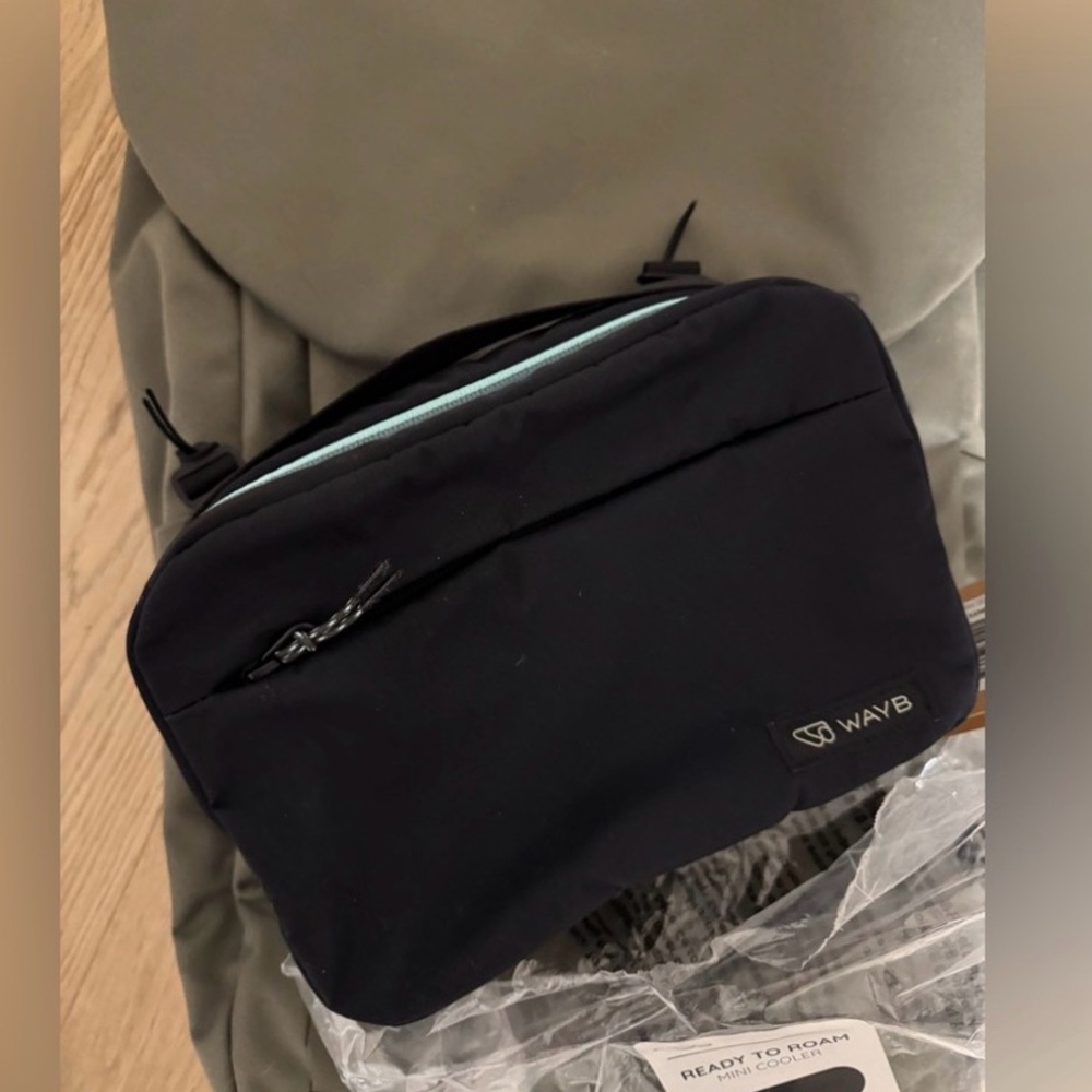 NEW WAYB mini cooler black